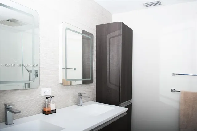 $1,959,990 | 2734 Southeast 14th Street, Pompano Beach, FL 33062