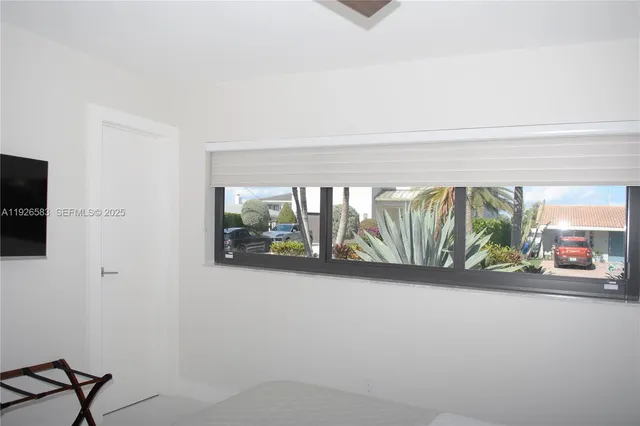 $1,959,990 | 2734 Southeast 14th Street, Pompano Beach, FL 33062