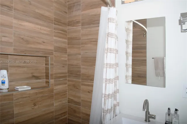 $1,959,990 | 2734 Southeast 14th Street, Pompano Beach, FL 33062