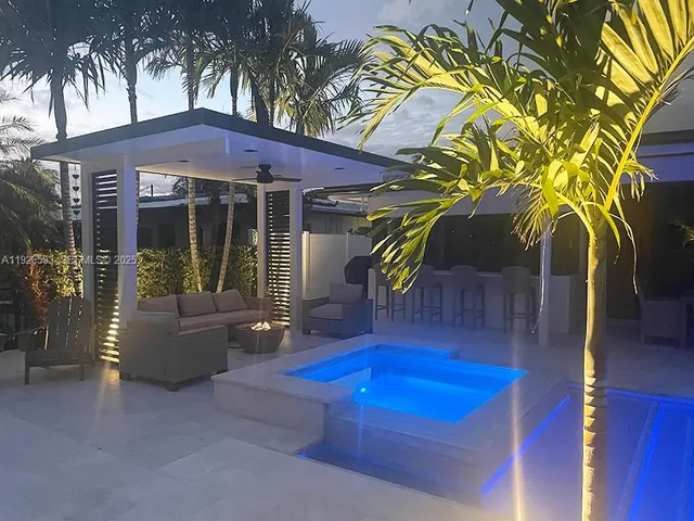 $1,959,990 | 2734 Southeast 14th Street, Pompano Beach, FL 33062