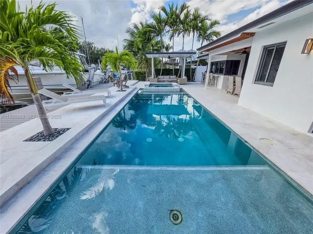 $1,959,990 | 2734 Southeast 14th Street, Pompano Beach, FL 33062