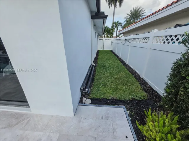 $1,959,990 | 2734 Southeast 14th Street, Pompano Beach, FL 33062