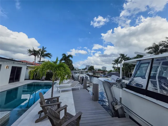 $1,959,990 | 2734 Southeast 14th Street, Pompano Beach, FL 33062