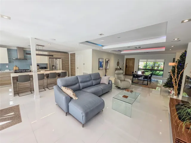 $1,959,990 | 2734 Southeast 14th Street, Pompano Beach, FL 33062