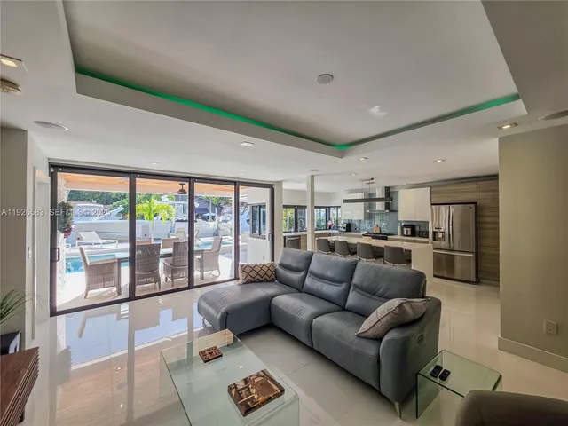 $1,959,990 | 2734 Southeast 14th Street, Pompano Beach, FL 33062