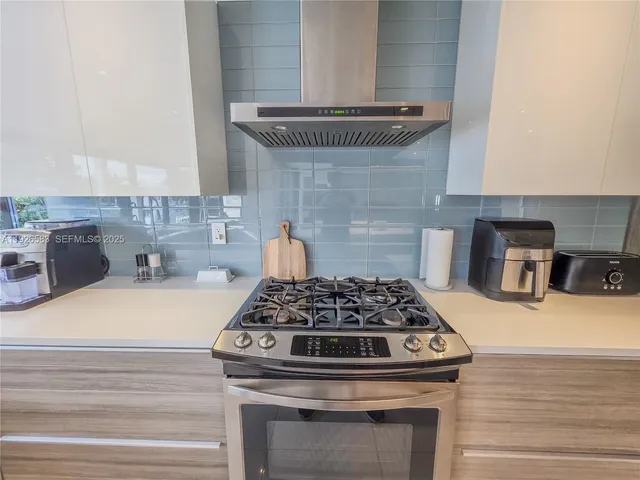 $1,959,990 | 2734 Southeast 14th Street, Pompano Beach, FL 33062