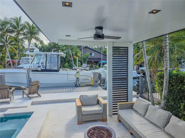 $1,959,990 | 2734 Southeast 14th Street, Pompano Beach, FL 33062