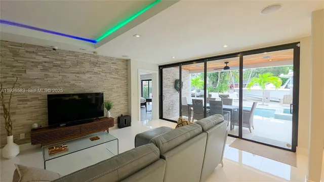$1,959,990 | 2734 Southeast 14th Street, Pompano Beach, FL 33062