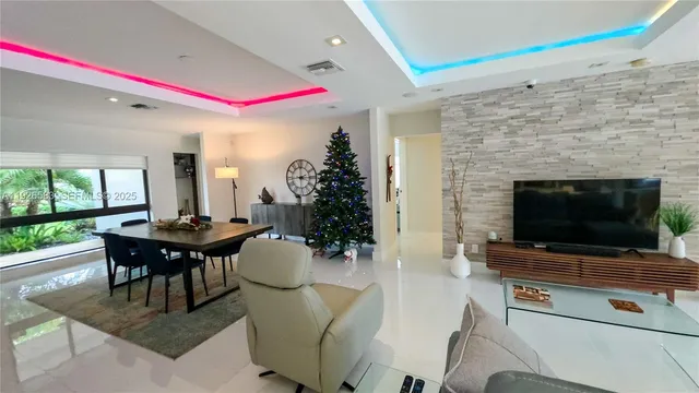 $1,959,990 | 2734 Southeast 14th Street, Pompano Beach, FL 33062