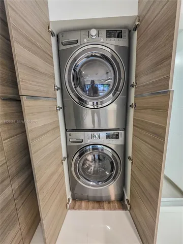 $1,959,990 | 2734 Southeast 14th Street, Pompano Beach, FL 33062