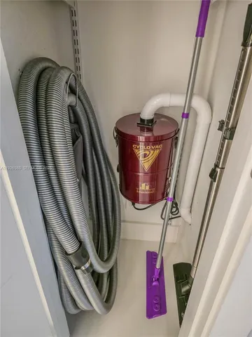 $1,959,990 | 2734 Southeast 14th Street, Pompano Beach, FL 33062