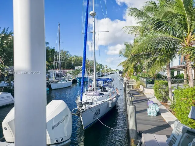 $1,959,990 | 2734 Southeast 14th Street, Pompano Beach, FL 33062