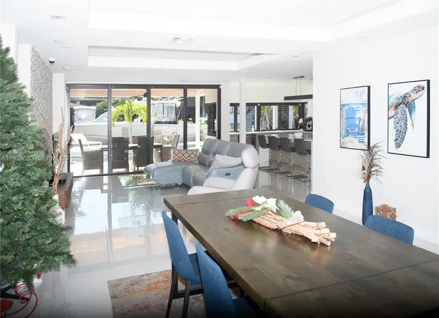 $1,959,990 | 2734 Southeast 14th Street, Pompano Beach, FL 33062