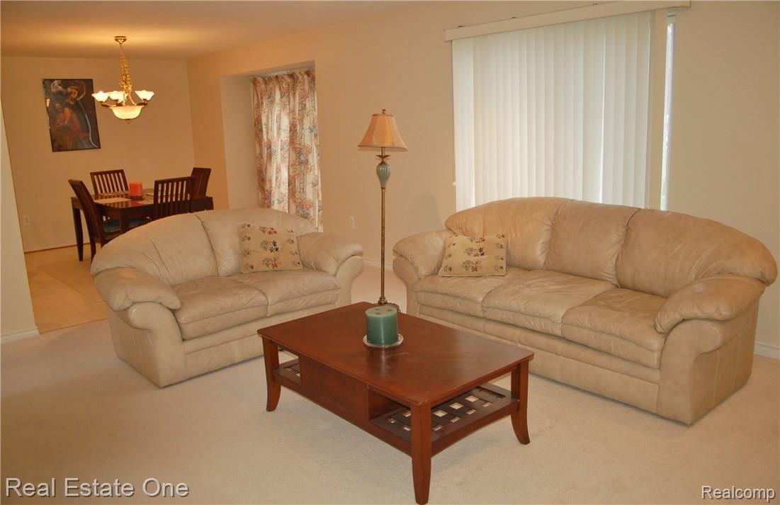 3528 Samuel Avenue Rochester, MI 48309 - Photo 5 of 23 great rm (2).JPG