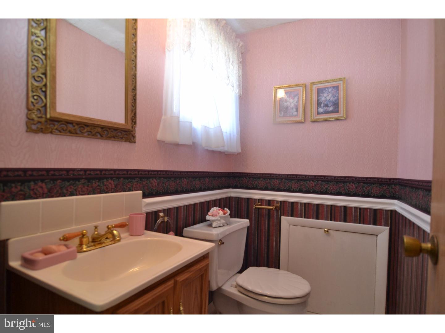 11 Holly Road Stratford, NJ 08084 - Photo 8 of 10 Gallery Image 8