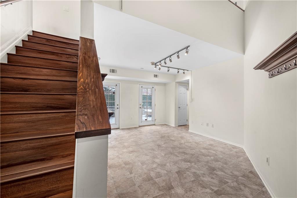 4700 Ellsworth Avenue, Unit 7 Pittsburgh, PA 15213 - Photo 17 of 18