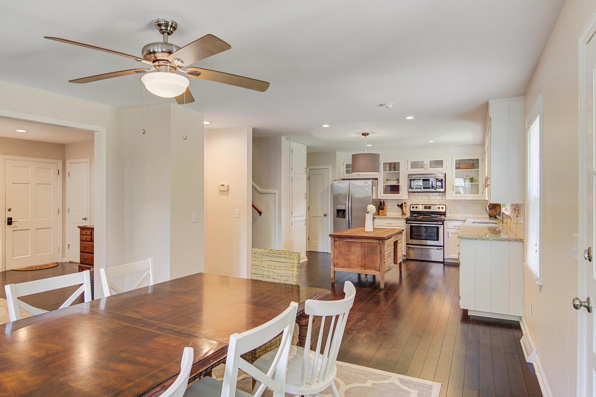 842 Fort Johnson Road Charleston, SC 29412 - Photo 9 of 32 Looking into the Kitchen