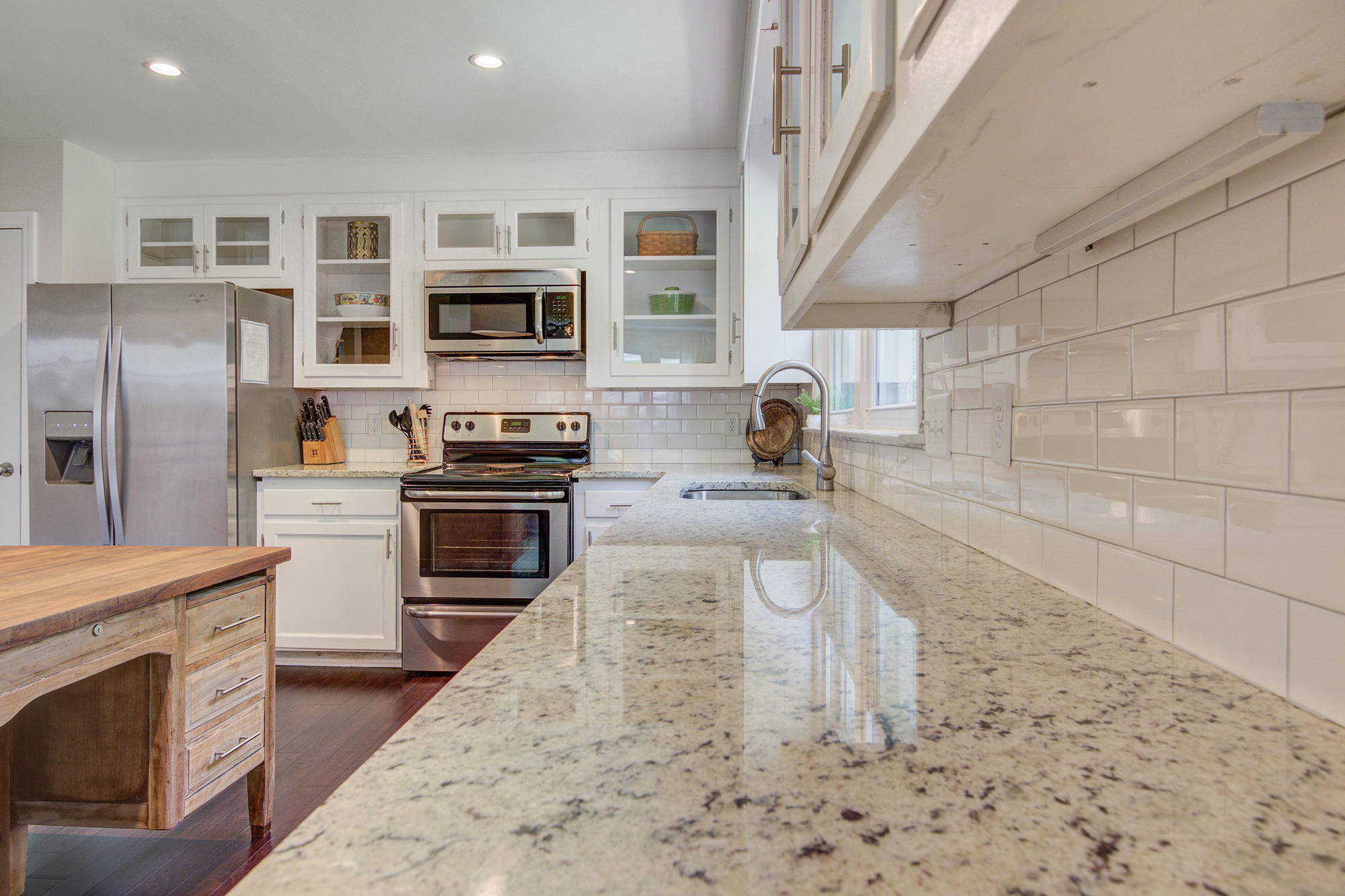 842 Fort Johnson Road Charleston, SC 29412 - Photo 13 of 32 Lots of Counter SPace and Cabinets