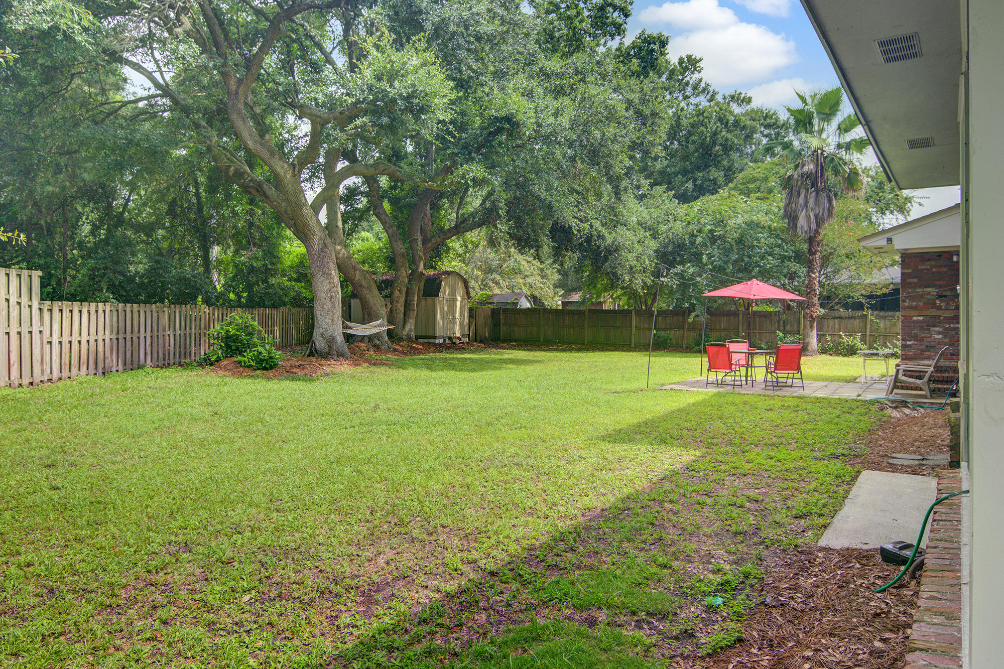 842 Fort Johnson Road Charleston, SC 29412 - Photo 26 of 32 HUGE Backyard
