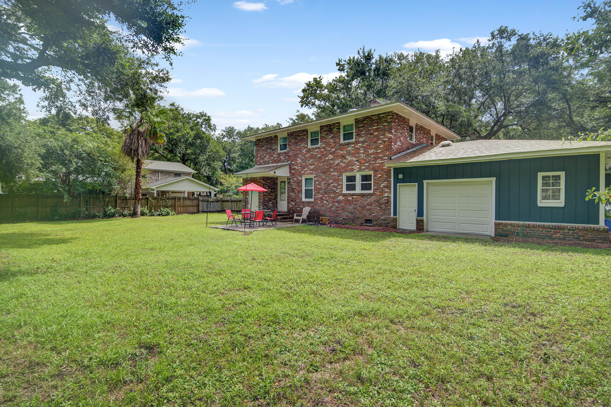842 Fort Johnson Road Charleston, SC 29412 - Photo 27 of 32 Room to Run!!