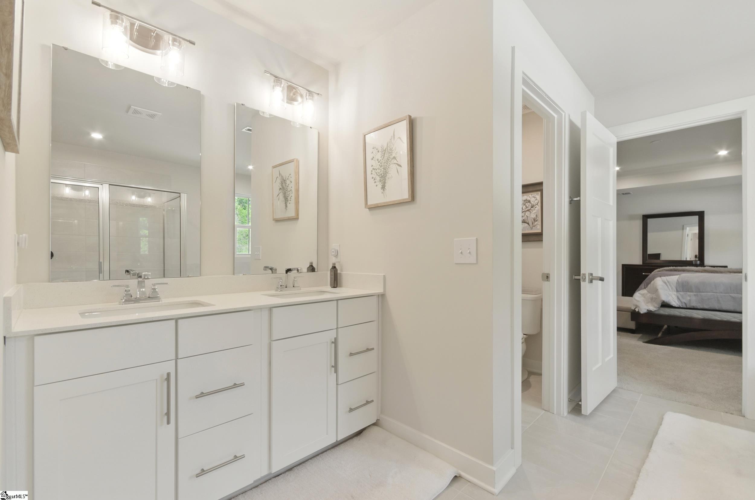 229 Hollythorpe Lane Fountain Inn, SC 29644 - Photo 8 of 39