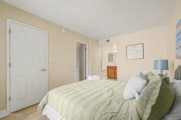 $240,000 | 2625 East Indian School Road, Unit 222, Phoenix, AZ 85016