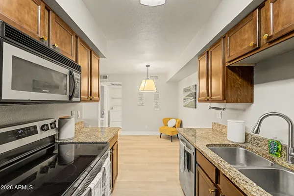 $240,000 | 2625 East Indian School Road, Unit 222, Phoenix, AZ 85016
