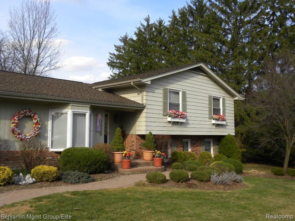 1608 Mark Hopkins Road Bloomfield Hills, MI 48302 - Photo 2 of 23 Paver Walk & Porch