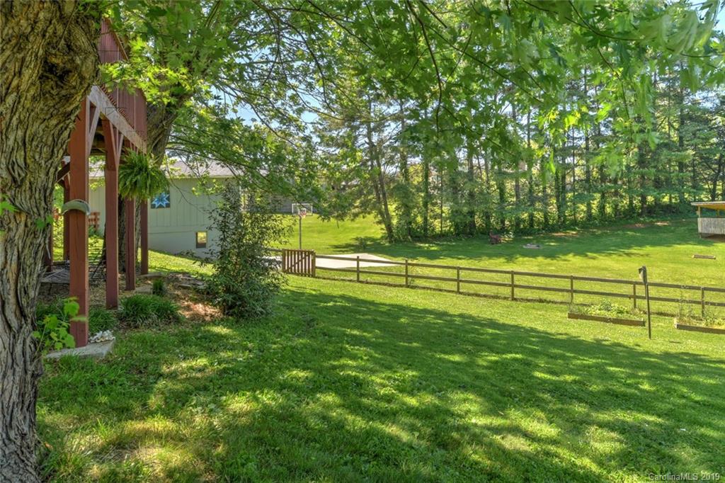 6 Ballard Road Weaverville, NC 28787 - Photo 5 of 39 Gallery Image 5