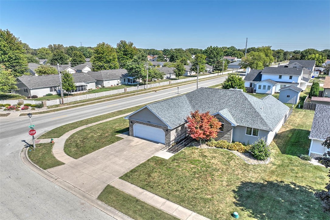 4682 Cresthaven Lane Decatur, IL 62526 - Photo 4 of 31 Gallery Image 4
