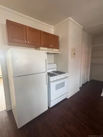 $2,000 | 202 Noble Avenue, Unit 1, Bridgeport, CT 06608