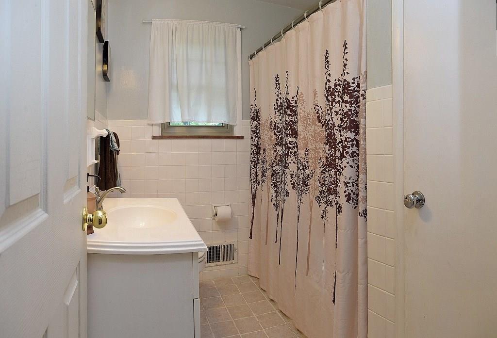 10227 Ruckle Street Indianapolis, IN 46280 - Photo 19 of 24 Gallery Image 19
