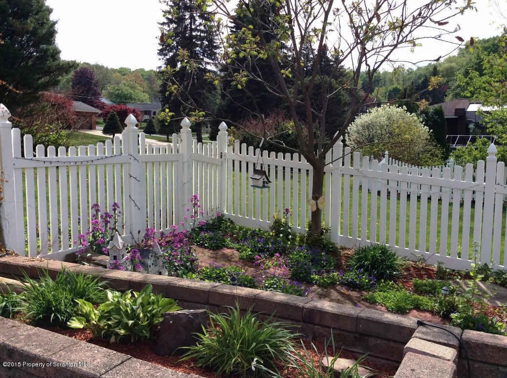 202 Sunset Road Moscow, PA 18444 - Photo 33 of 38 Gallery Image 33