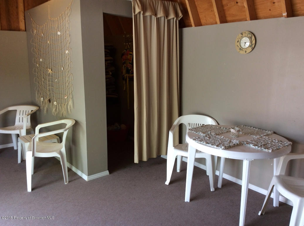 202 Sunset Road Moscow, PA 18444 - Photo 37 of 38 Gallery Image 37
