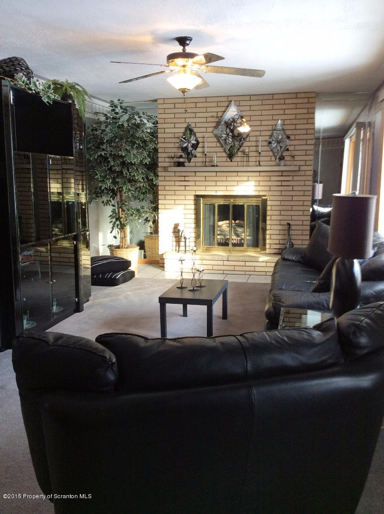 202 Sunset Road Moscow, PA 18444 - Photo 9 of 38 Gallery Image 9
