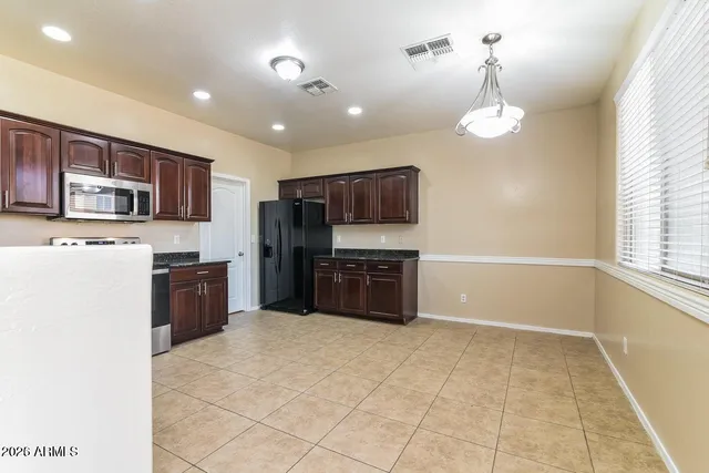 $2,095 | 42564 West Palmyra Court, Maricopa, AZ 85138