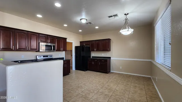 $2,095 | 42564 West Palmyra Court, Maricopa, AZ 85138