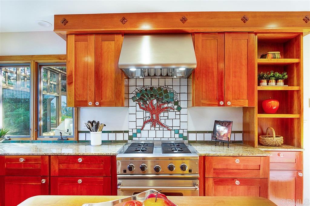 1048 Via Mil Cumbres Solana Beach, CA 92075 - Photo 9 of 25