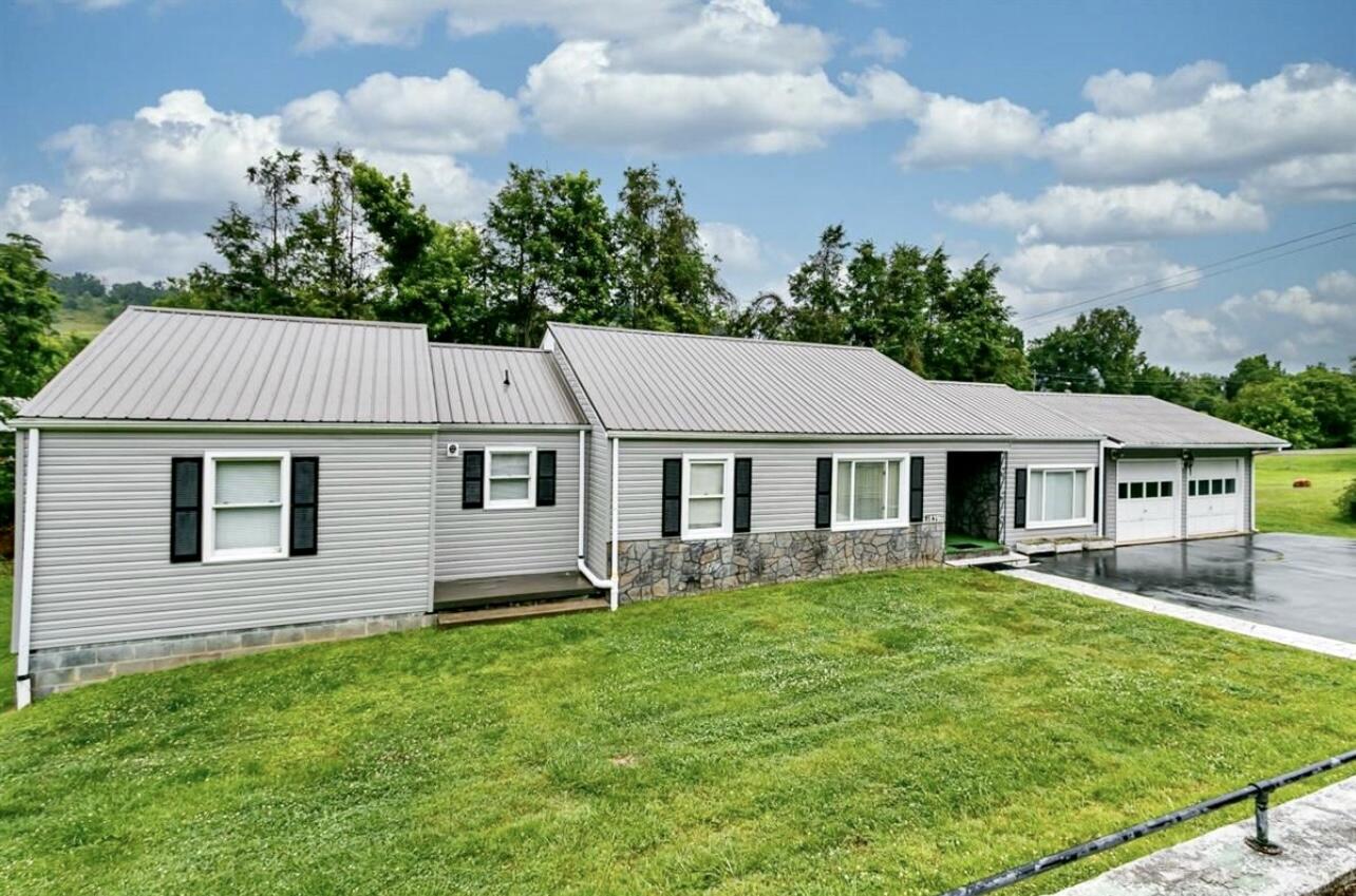 1839 West G Street, Elizabethton, TN 37643 Compass