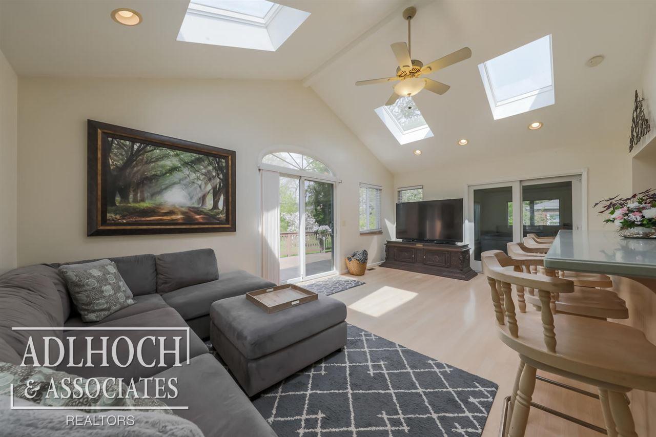 1059 Devonshire Road Grosse Pointe, MI 48230 - Photo 11 of 39 31380288-10.JPG
