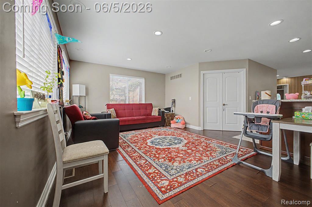 5524 Maple Street Dearborn, MI 48126 - Photo 14 of 54
