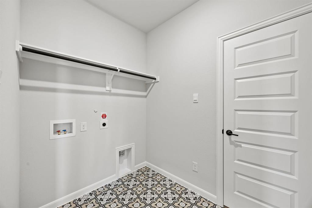 1422 Red Clover Avenue Van Alstyne, TX 75495 - Photo 4 of 30 a close up view of a closet