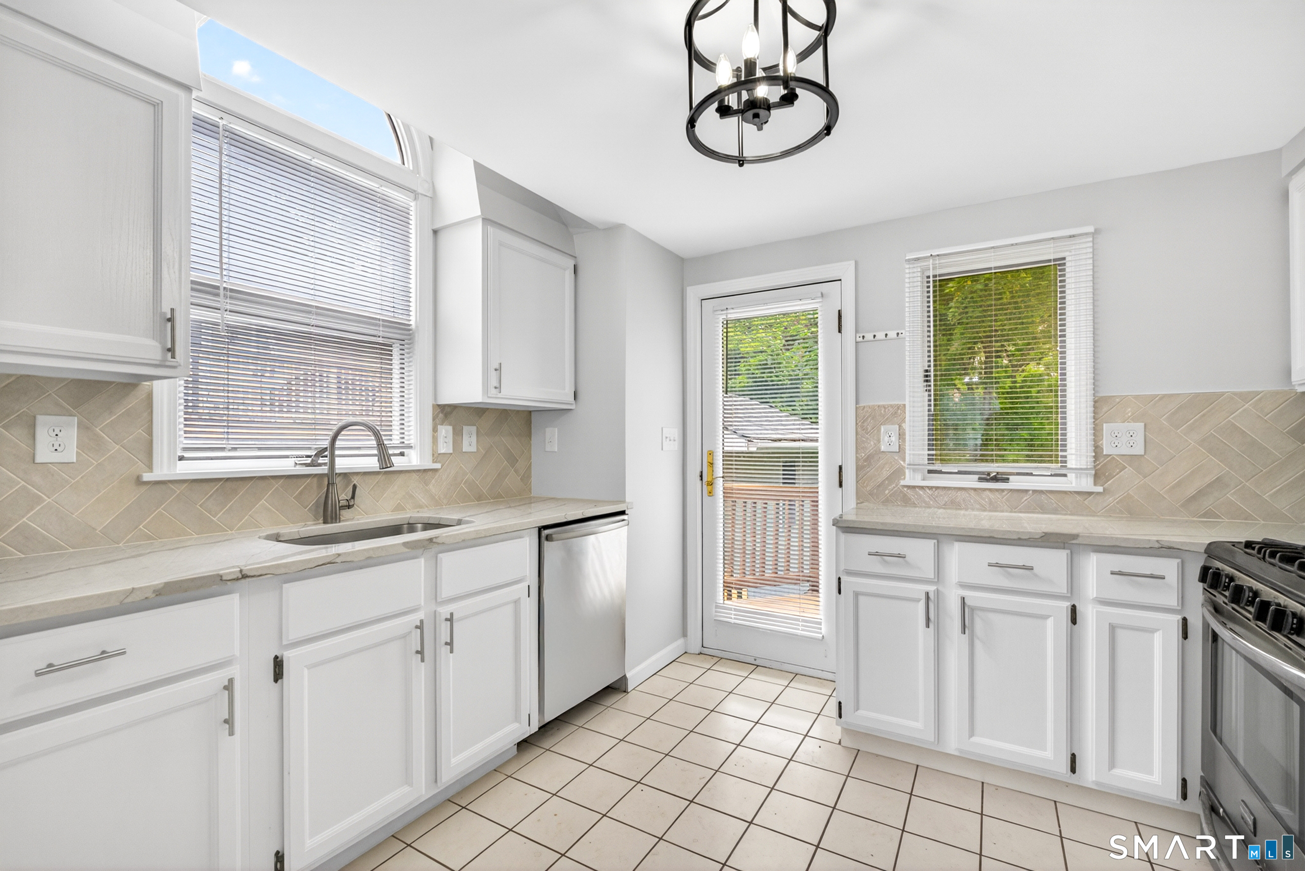 221 Meadows End Road Milford, CT 06460 - Photo 13 of 30