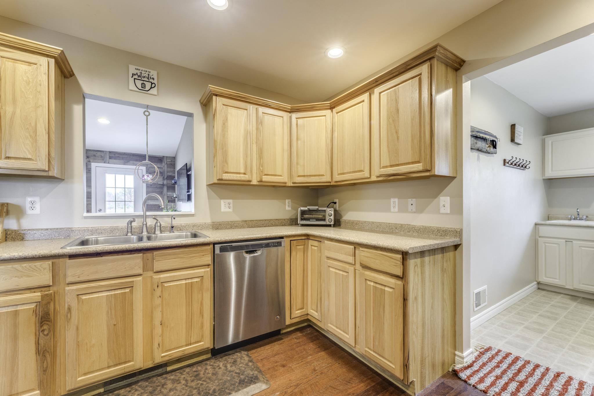 8681 Rynn Road Avoca, MI 48006 - Photo 13 of 56
