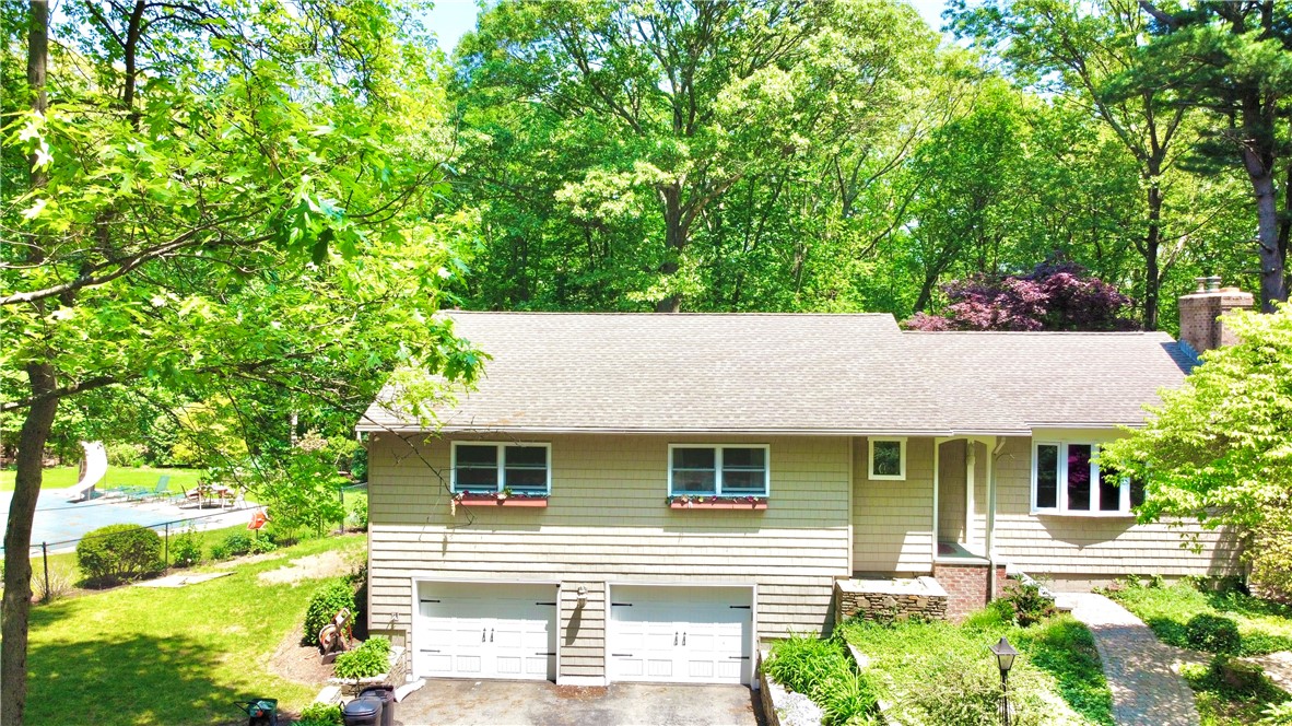 517 Middle Road East Greenwich, RI 02818 - Photo 1 of 39 Gallery Image 1