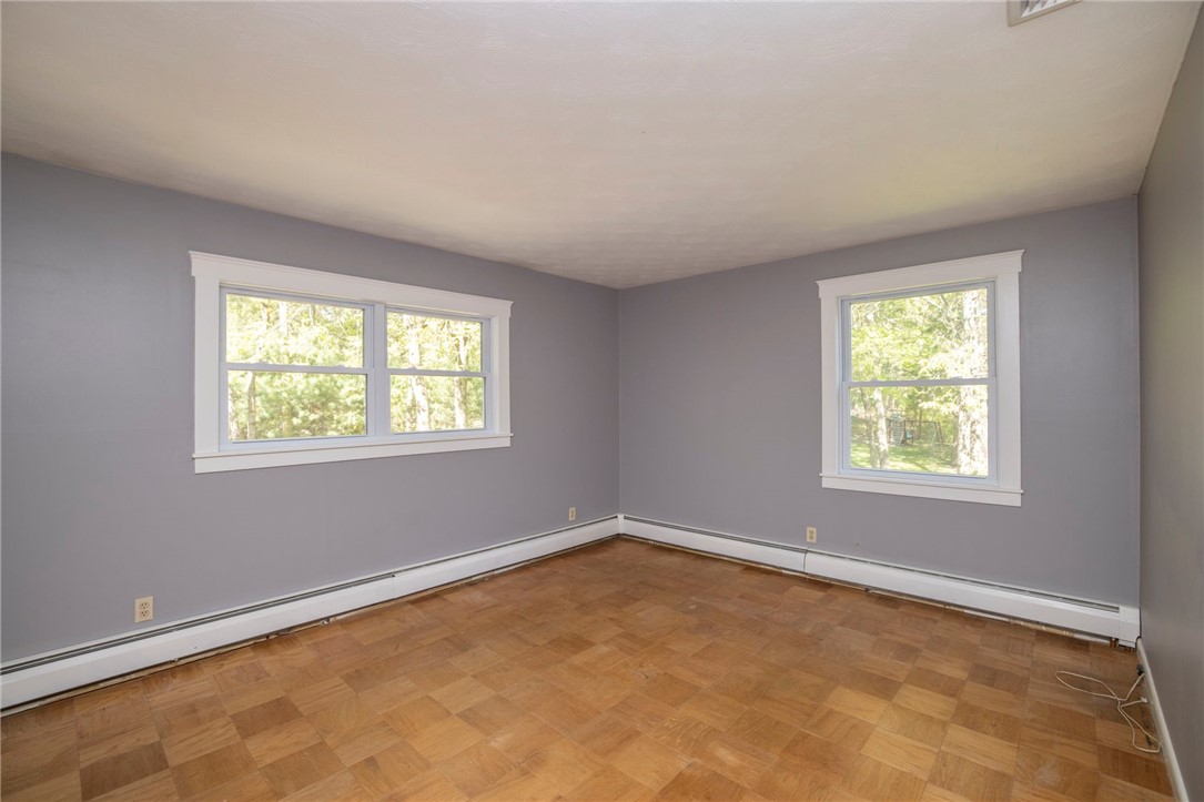 517 Middle Road East Greenwich, RI 02818 - Photo 17 of 39 Gallery Image 17