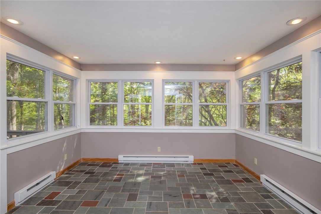 517 Middle Road East Greenwich, RI 02818 - Photo 10 of 39 Gallery Image 10