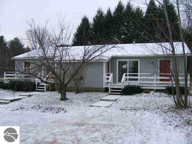 6148 Barney Road Traverse City, MI 49684 - Photo 1 of 19 1722352.JPG