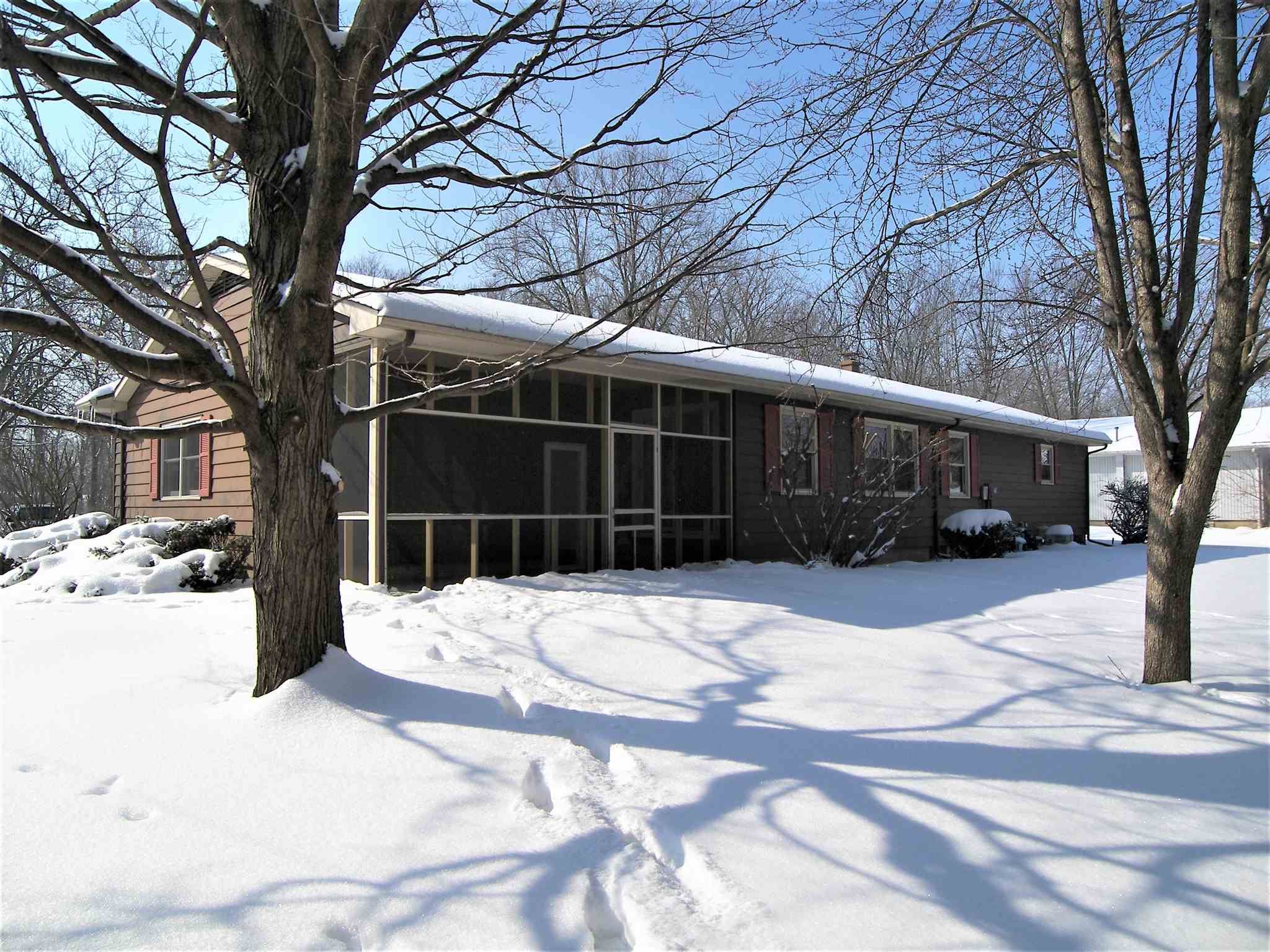 748 West 9th Street Rochester, IN 46975 - Photo 5 of 36 Gallery Image 5