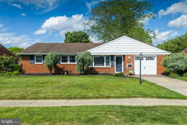 $325,000 | 112 Carson Avenue, Gibbstown, NJ 08027
